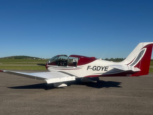 Notre DR400 Offre trio Calais/Marck : -15% sur le baptême à 3 (avion privatisé)