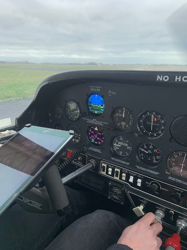IMG_0862 Vol aux commandes - Calais/Marck